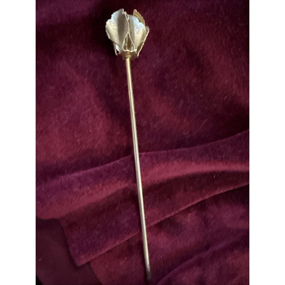 Antique‎ Hatpin Brushed Gold Acanthus Leaves